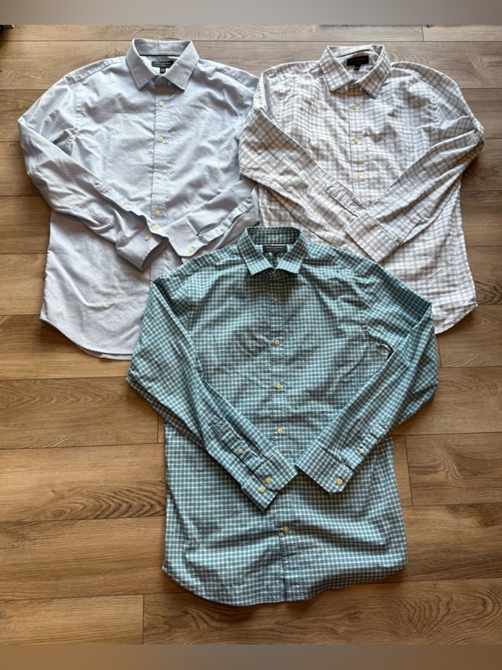 ⭐️3 FOR $15 Banana Republic Men’s Long-Sleeved Button-Down Shirts - Large